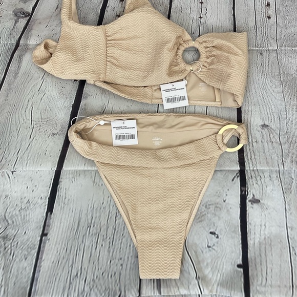 Monday Swimwear Antigua Bikini size Large - Picture 6 of 7